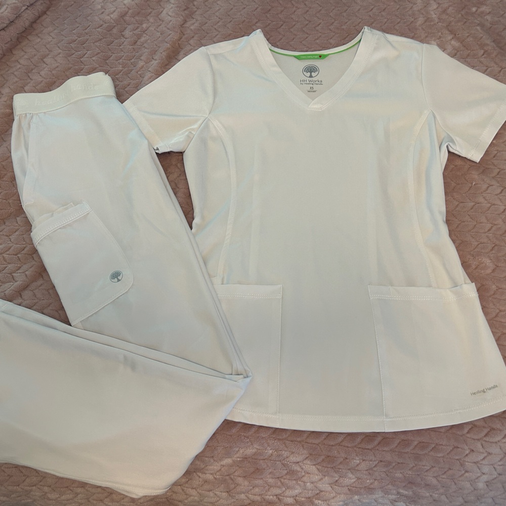 Healing Hands white scrub set!
